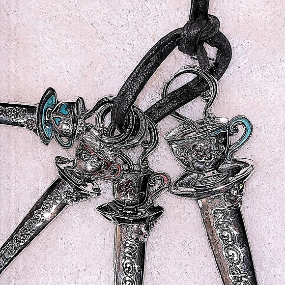 NWOT 🍰🧁 SILVER ETCHED DESIGNS & WORDS MEASURING SPOON SET ON BLACK LEATHER CORD - Picture 7 of 10